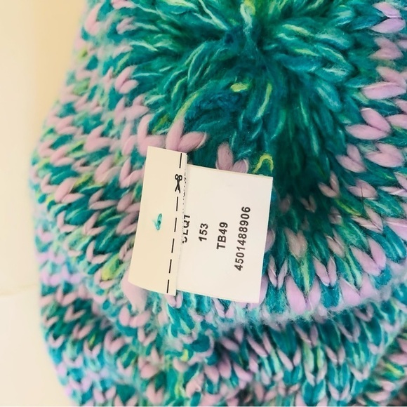 The North Face Girls Flecka Earflap Pom Pom Beanie Size M/ NWOT - Picture 8 of 10